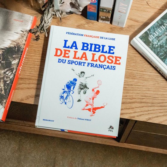 https://lesraffineurs.b-cdn.net/20967-large_default/livre-la-bible-de-la-lose-du-sport-francais.jpg