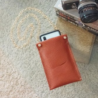 DIY pochette de téléphone en cuir recyclé