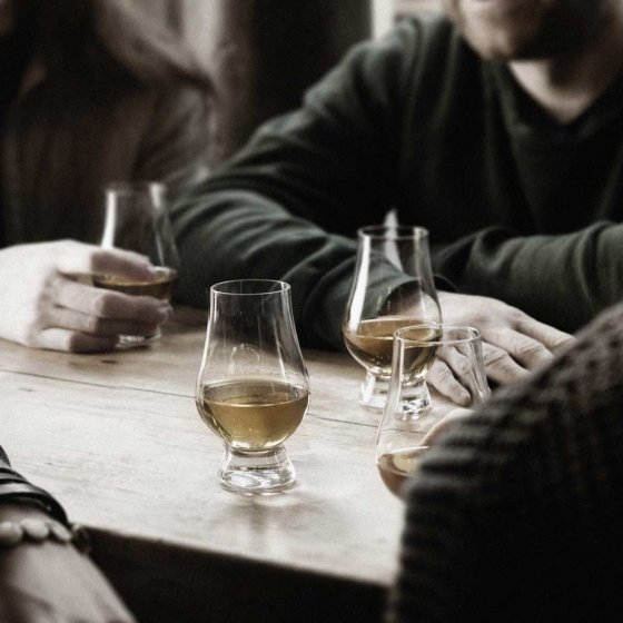 Verres à whisky : dégustation idéale - Les Raffineurs